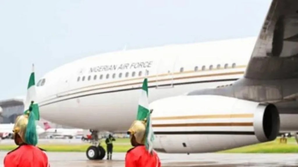 Raia Nigeria wakerwa Rais kununua ndege