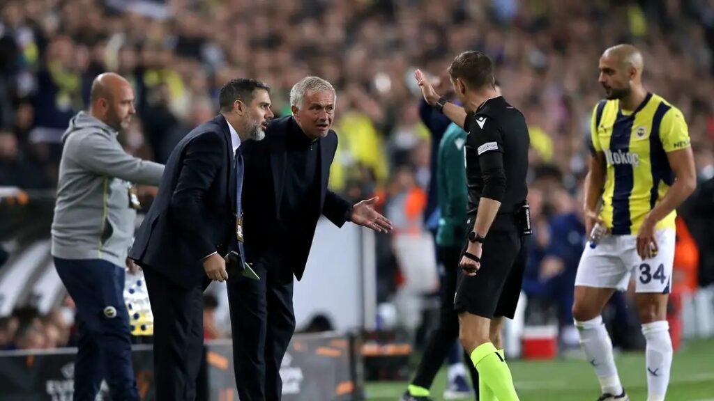 Mourinho : Nipo tayari kurejea England
