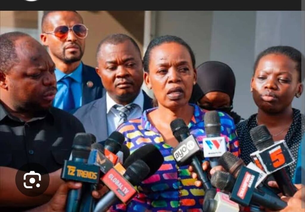 Mjane aliyetolewa kwenye nyumba akabidhiwa hati