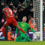 MATUMAINI MAPYA ANFIELD: Arne Slot Aamini Kurejea kwa Isak Kutaziba Pengo la Ekitike