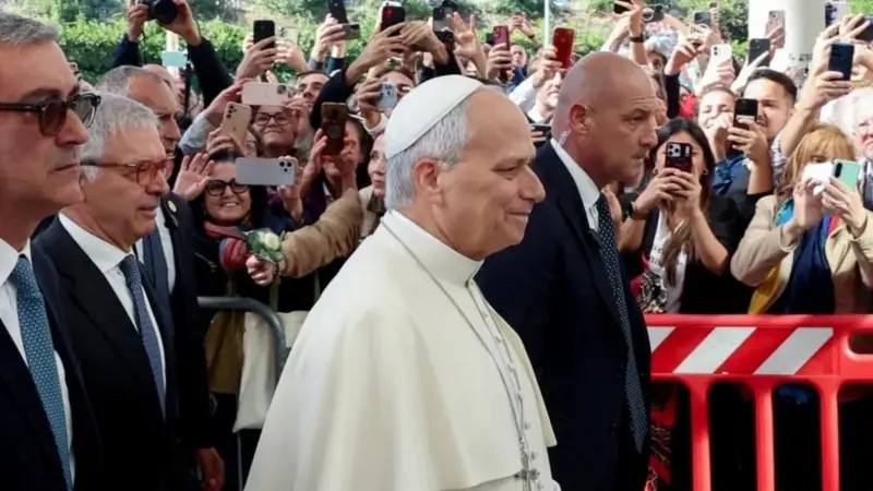 PAPA LEO XIV AFANYIWA UPASUAJI WA SARATANI YA MAPAFU JIJINI ROME