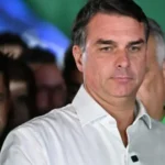 SENETA FLÁVIO BOLSONARO AKIMBILIA MAREKANI NA KUJITANGAZA ‘RAIS HALALI’ WA BRAZIL